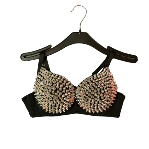 Nit bh - En jättesnygg nit bh men säljer pga för stor. Det står ingen kupa men skulle gissa på B kupa, 70/75B möjligtvis? Köpt för 350 säljer för 270 då den endast är använd 2 gånger 