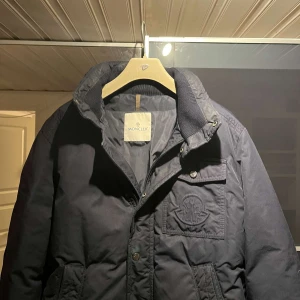 Monclear Padded down jacket - Fin och varm monclear jacka,Cond 8/10, vid snabb affär kan jag gå ner i pris