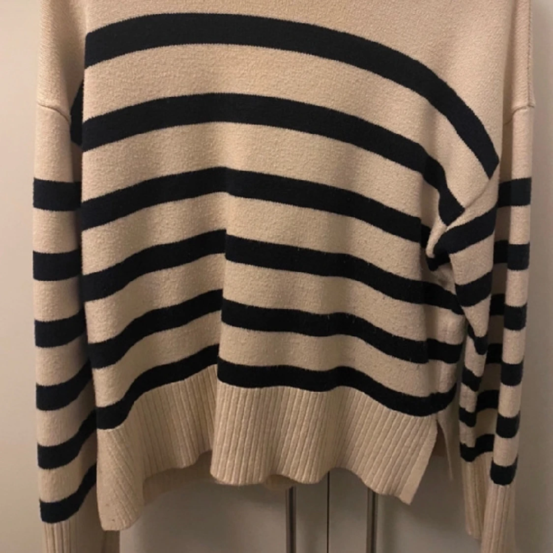 Randig stickad tröja  - 90