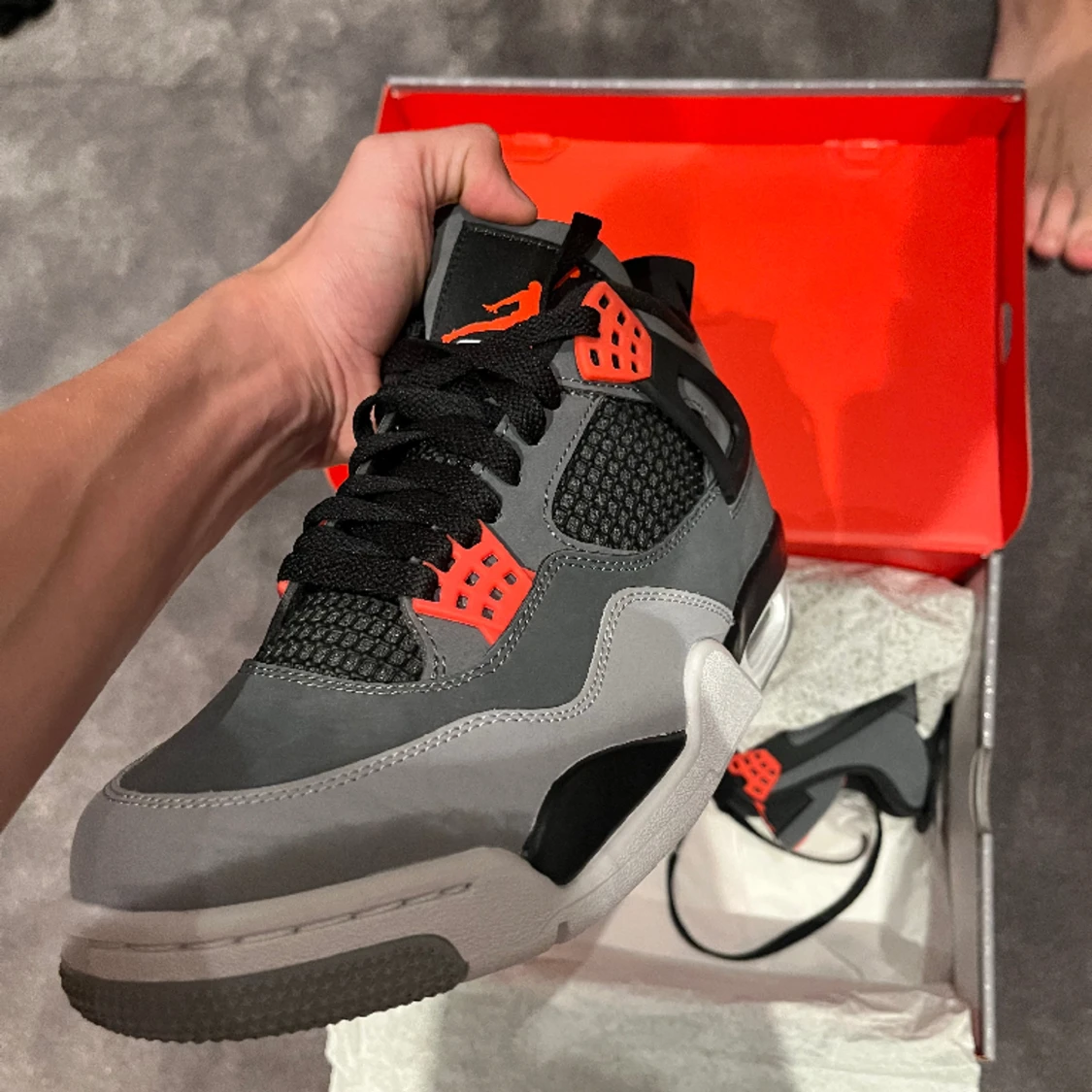 Jordan 4 red thunders  - 90