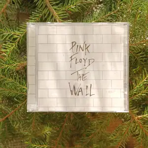  Pink floyd cd skiva med 2 stycken cd skivor i, skriv flr fler bilder på skivorna