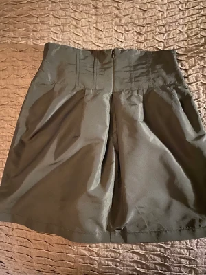 Zoul MQ kjol - Svart kjol i fint skick 100% polyester