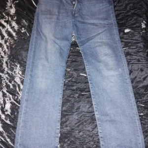 Levis 501 - Levis ,501or.strl 30-30 använda fåtal ggr.