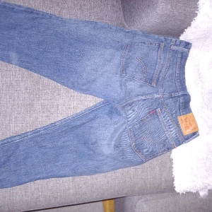 Levis jeans  - Levis jeans nyskick. Kan gärna skicka flera bilder vid intresse. 