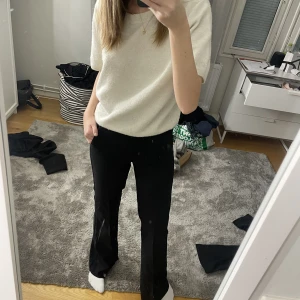 Kostymbyxor  - Säljer dessa sjukt snygga kostymbyxor som är helt oanvända! Använd gärna köp nu💕🛍️💘