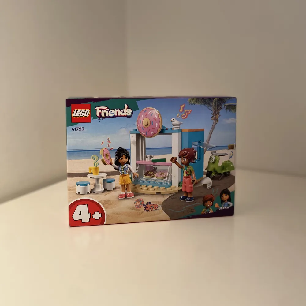 Jag säljer Lego friends pga att de inte kommer till användning. Det är uppbyggt och sedan nerpackat igen, alla bitar finns! . Övrigt.