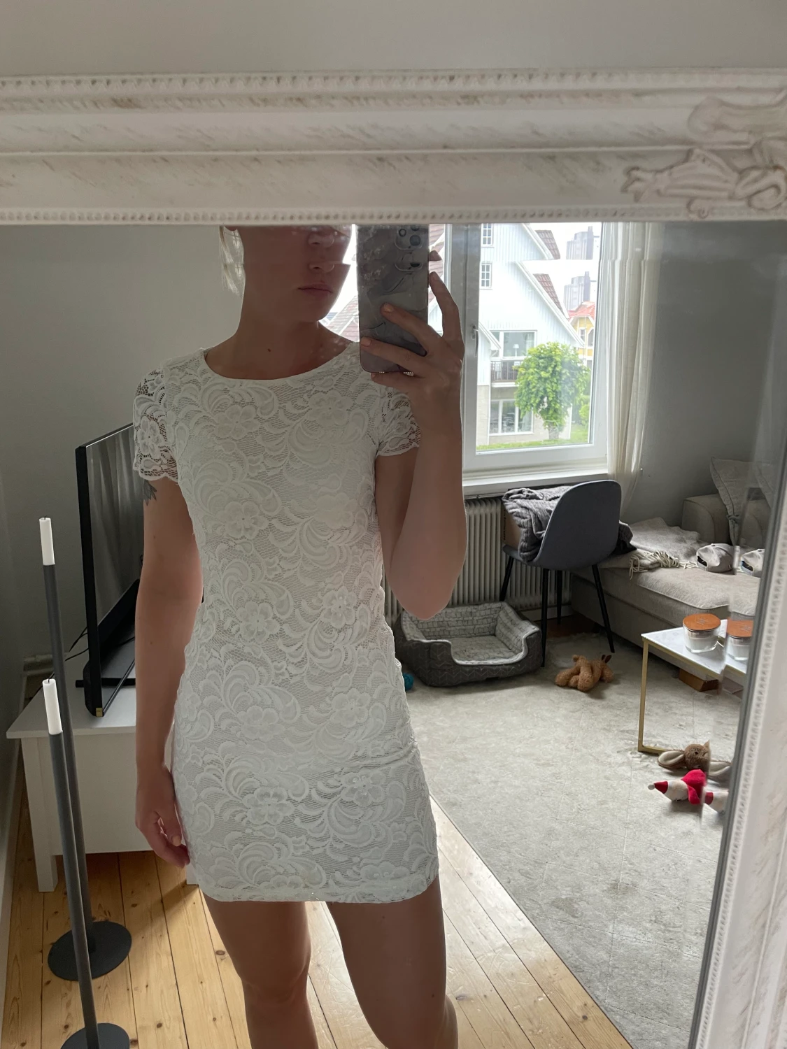 Vit spetsklänning 