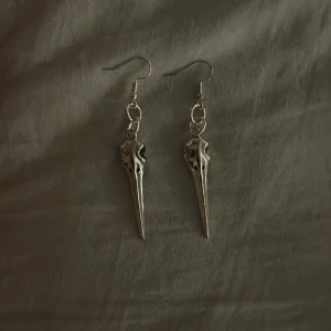 Örhängen - Jättecoola egengjorda örhängen, dom är såklart oanvända. 65kr + frakt. 