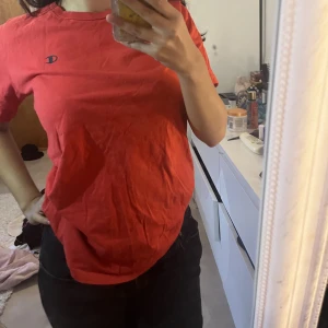 Träja - Champion tröja i nyskick🥰 storlek xL men passa mig perfekt som har xs