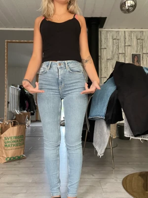 Blåa jeans - Sköna blåa jeans💗