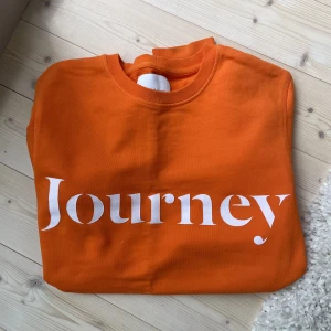 Orangefärgad tröja - Jätteskön tröja i nyskick. Nypris ca 1000 kr