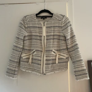 Kofta/jacka stl 36 - Fint skick, men välanvänd 