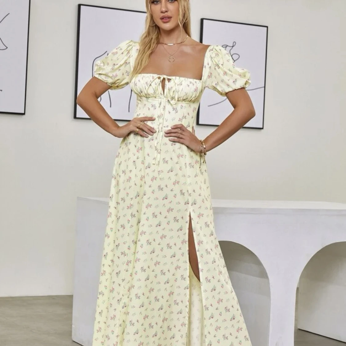 Blommig klänning - 90