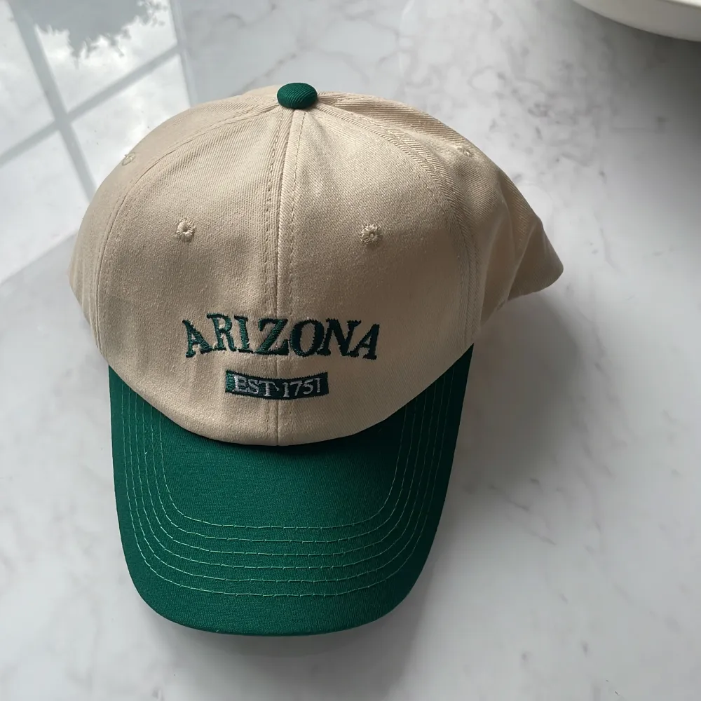 Arizona Green EST: Grym keps med bra passform och kvalitet. Passar alla  Frakt ingår i priset😃. Övrigt.