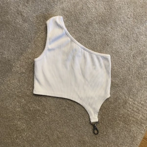 Cool topp - Snygg topp från zalando halv offshoulder