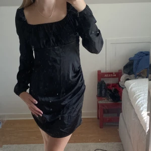 Klänning - Fin klänning från shein, används inte. Storlek S. Nyskick. Säljes för 70 kr eller bud