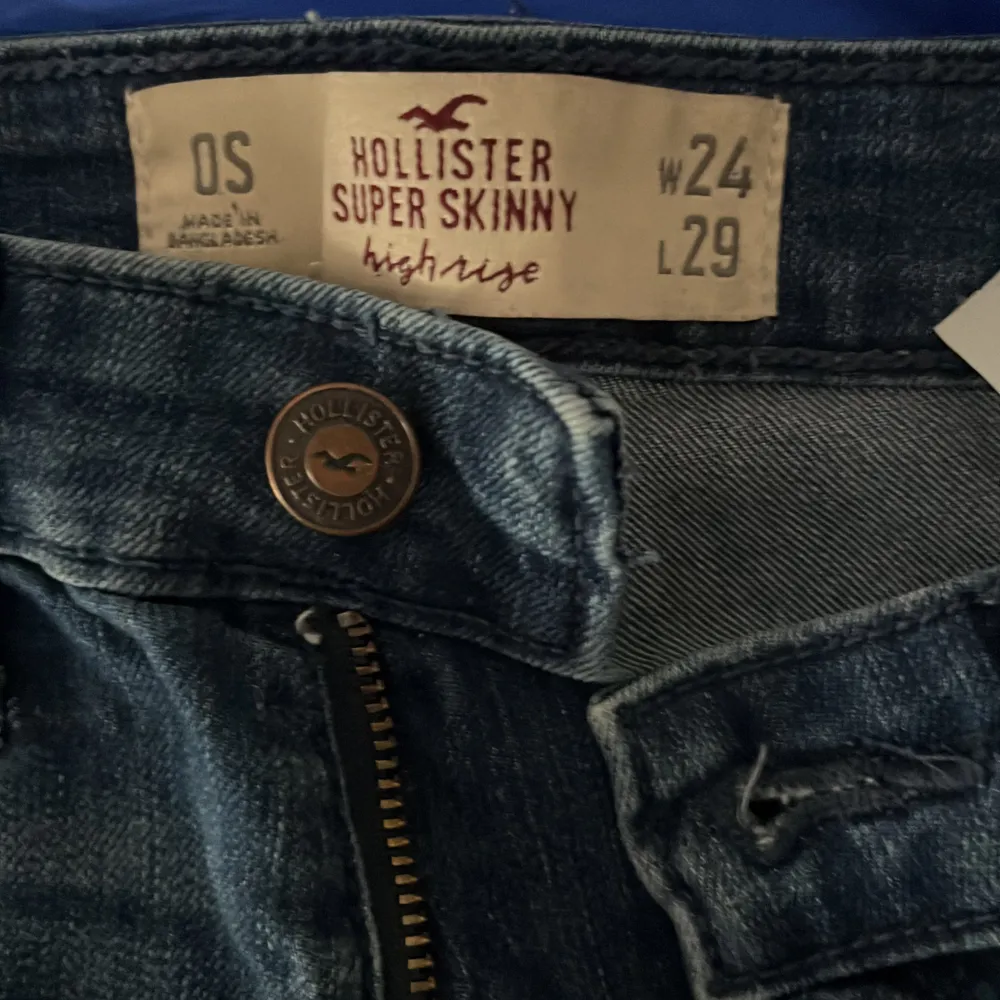 Säljer pga för små, bra skick . Jeans & Byxor.