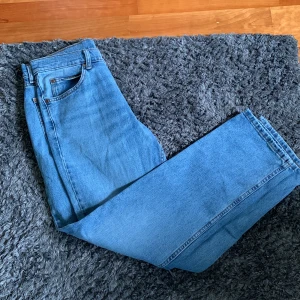 Lee jeans  - Säljer mina lee jeans då de inte kommer till användning. Skick 10/10 Priset kan diskuteras!