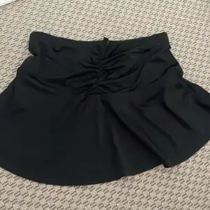 En kjol från hm. Aldrig använd. Storlek S.