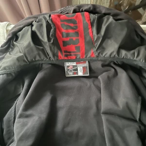 Plein sport  - Skit snygg Plein sport tröja använd i nyskick! Storlek s. Köptes för 4900kr från zalando för 2 år sedan 