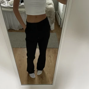 Kostymnyxor - Populära kostymbyxor från Bikbok, använt men bra skick!