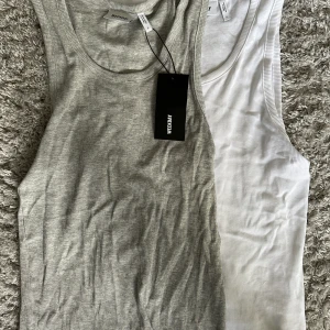 Linne Weekday - Linnen från weekday, aldrig använda men lappen bara kvar på ett. 1: 100kr båda: 175kr