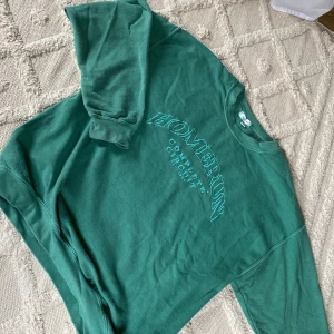 Topshop sweatshirt oversize  - Super mysig sweatshirt från topshop Nyskick!!  Fin färg 