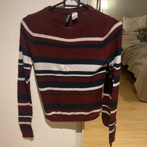 Randig tröja - Randig tröja från H&M, storlek XS