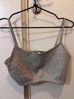 Oanvänd topp - Fin topp som är oanvänd 🩶