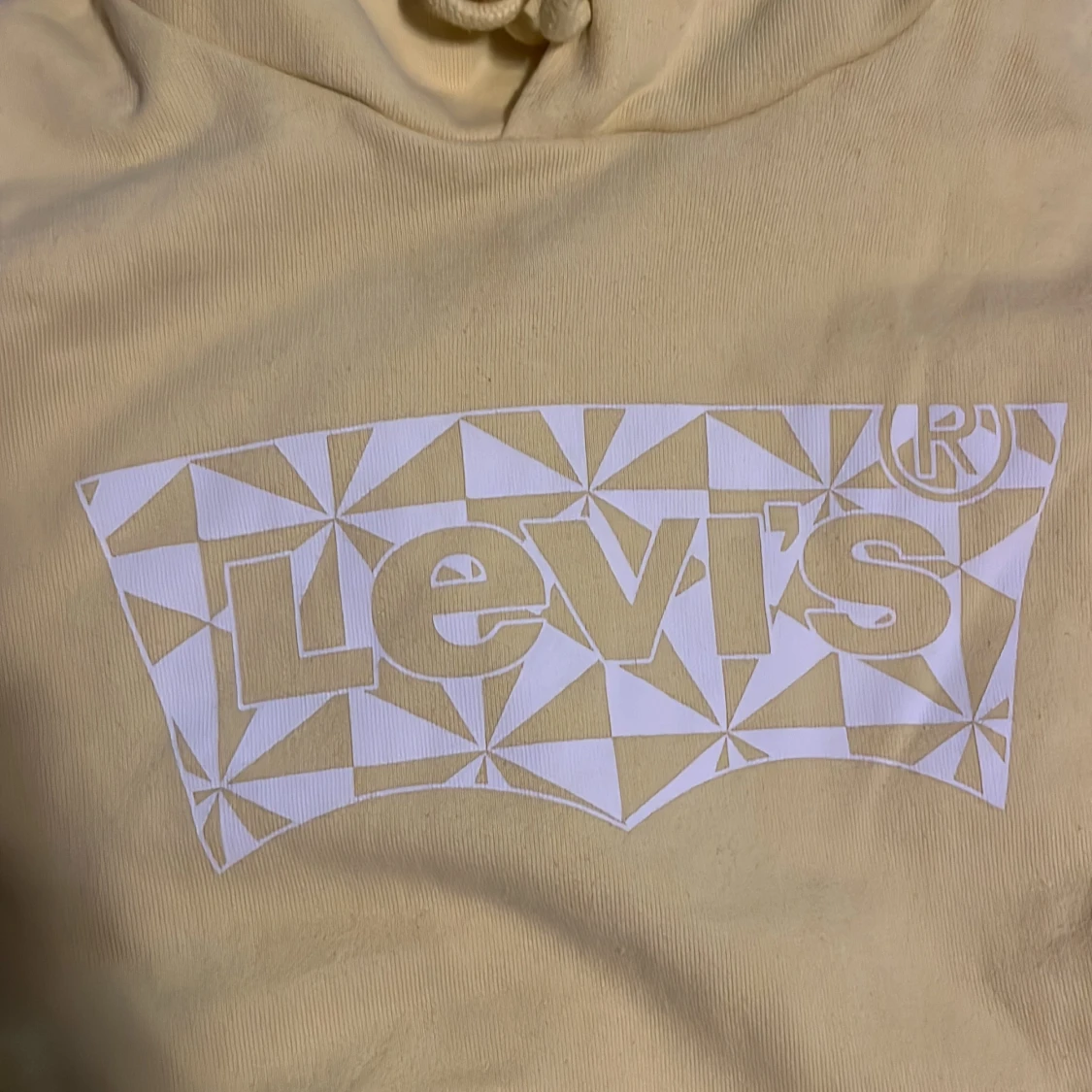 Levis Gul tröja  - 91