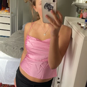 Festtopp Zara - Jättefin topp från Zara!💖korsad i ryggen😍