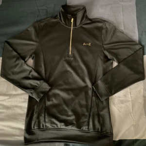 A-Z tröja/träningströja - A-Z tröja, färgen svart i storlek M