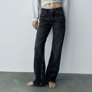 Svarta zara jeans, knapp använda💘 full length💫💫