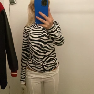 Tröja med Zebramönster  - Ny