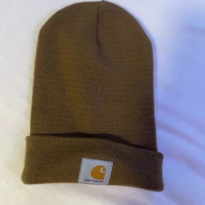 Carhartt mössa - Skriv för info och bilder . Nyskick