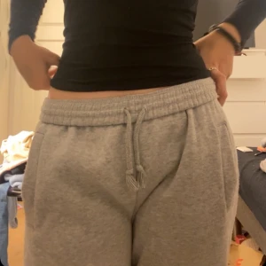 mjukisbyxor - lågmidjade snygga mjukisbyxor! Säljer för endast 69!!!