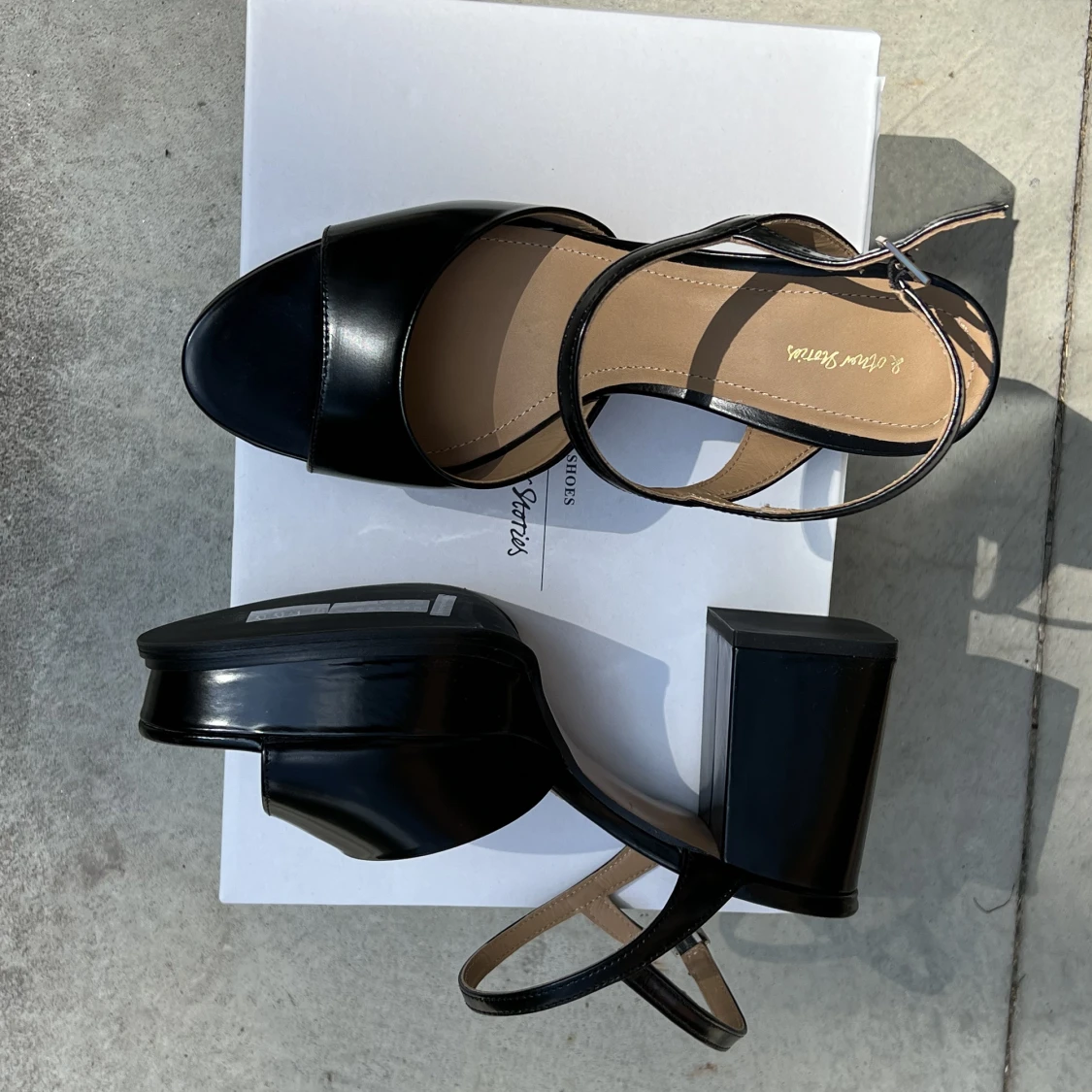 Snygg platåsko helt ny - 90