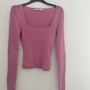 Topp - Nakd - Storlek M. Använd en gång. Du står för frakten.