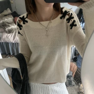 Stickad tröja  - Unik stickad tröja i storlek S🥰