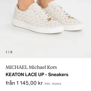 Michael kors skor  - Använder inte dem står bara i hallen aldrig använda provade bara dem en gång hemma sen köpte jag.  ett annat par som jag använder nu istället . Jag har storlek 39-40 i skor o tog en storlek upp så dem inte sitter så hårt . Pris kan diskuteras också  