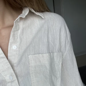 Linneskjorta - Från H&M enbart använd enstaka gång. Fint skick!