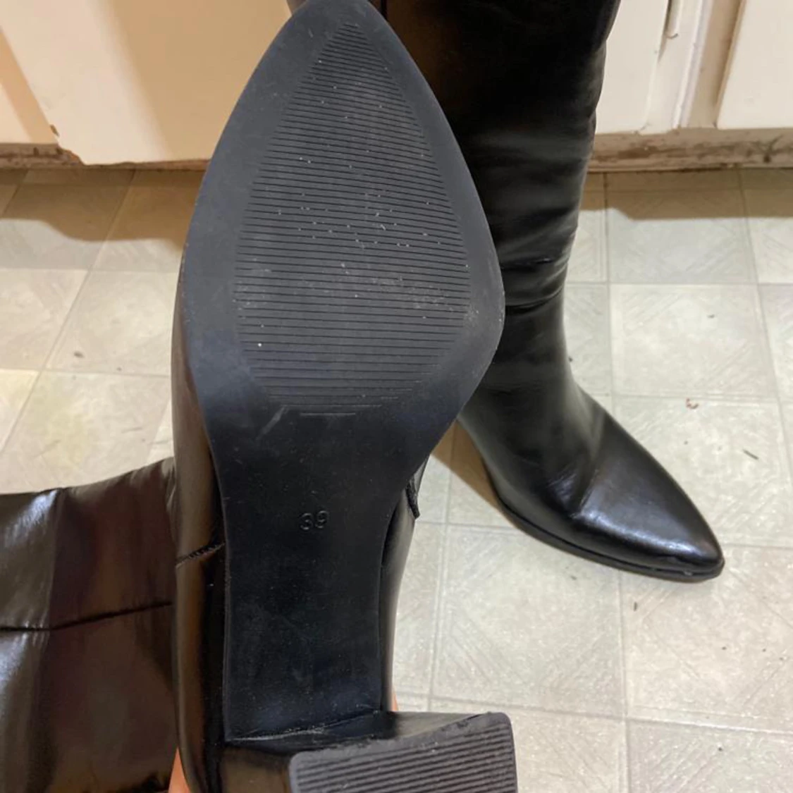 Svarta HögaBoots  - 90