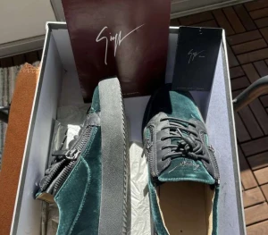 Giuseppe Zannoti  - Knappt använd äkta  Pris kan diskuteras.