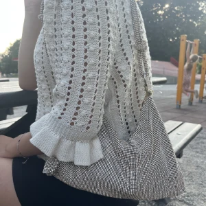 Partyväska - Superfin partyväska i helglitter guldfärgad, köpt för 1k, säljer för endast 499kr❤️ Använd några gånger, och vissa slitage💕