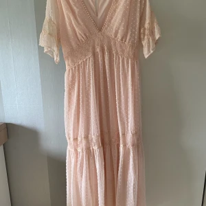 Ny jättesöt klänning  - Storlek L