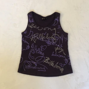 Topp - jättefin topp från märket Billabong<3 strl xl men skulle gissa att den även passar nån me strl s-m 💓 pris kan diskuteras!