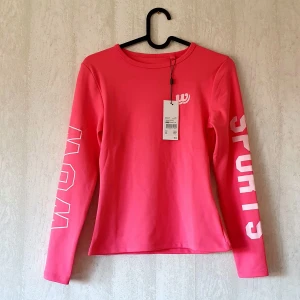 sports tröja - ny original pris 249kr