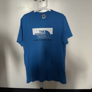 The north face T-shirt  - 10/10 skick 