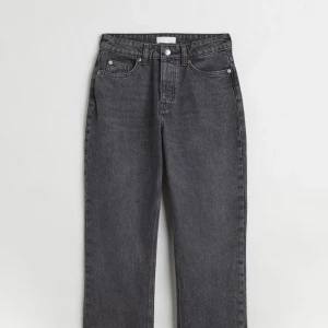 Jeans - Superfina jeans från H&M, perfekt passform. Funkar både till vardags och fest. Säljer pga fel storlek! Nypris: 400kr