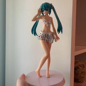 miku hatsune❤️ - En fin miku hatsune docka🫶🏻